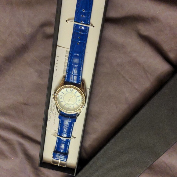 1987 Blue Manhattan Watch NIB - Picture 5 of 5